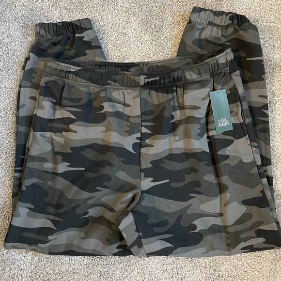 Green Camo Sweatpants Size XL Comfy Unisex Loungewear Athleisure Army Pants NEW - Picture 7 of 10